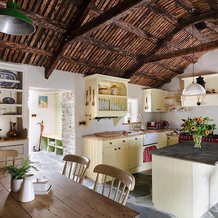 Secluded Thatched Cottage, Near Beaches & Hill Walking Rashenny المظهر الخارجي الصورة