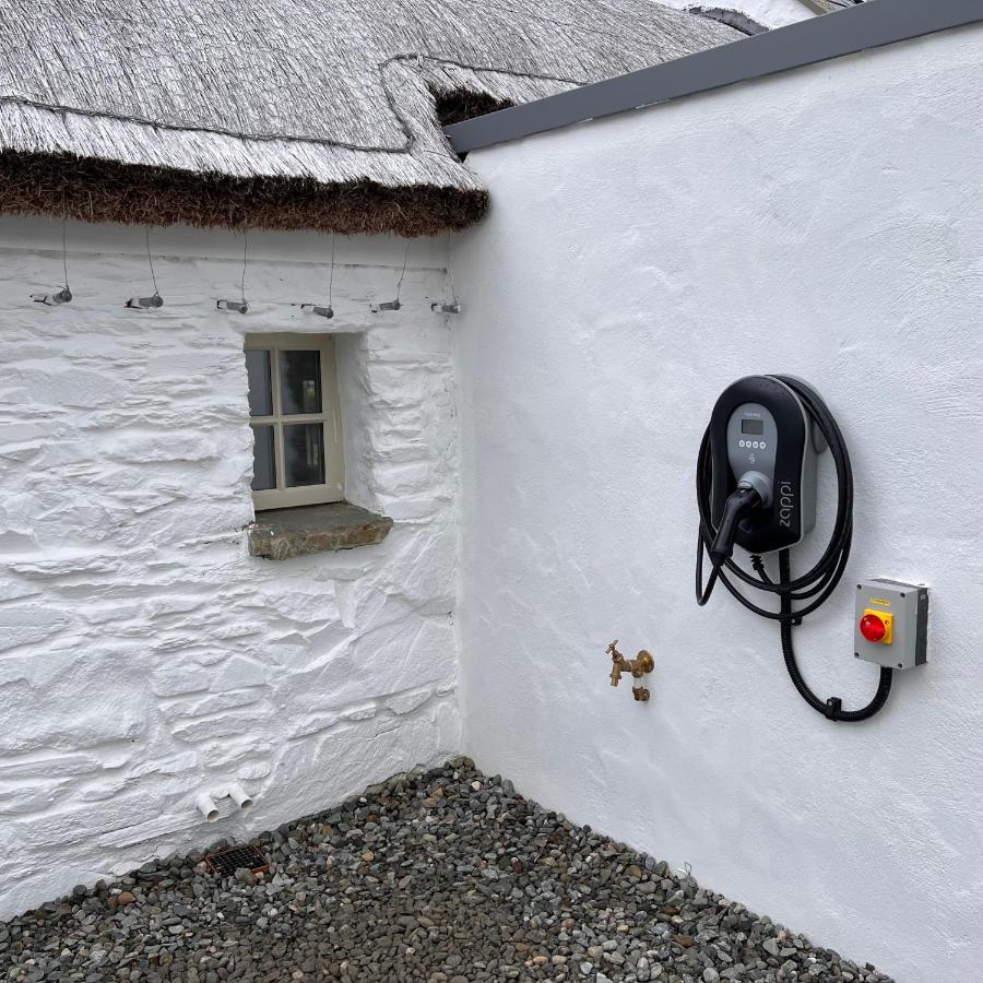 Secluded Thatched Cottage, Near Beaches & Hill Walking Rashenny المظهر الخارجي الصورة