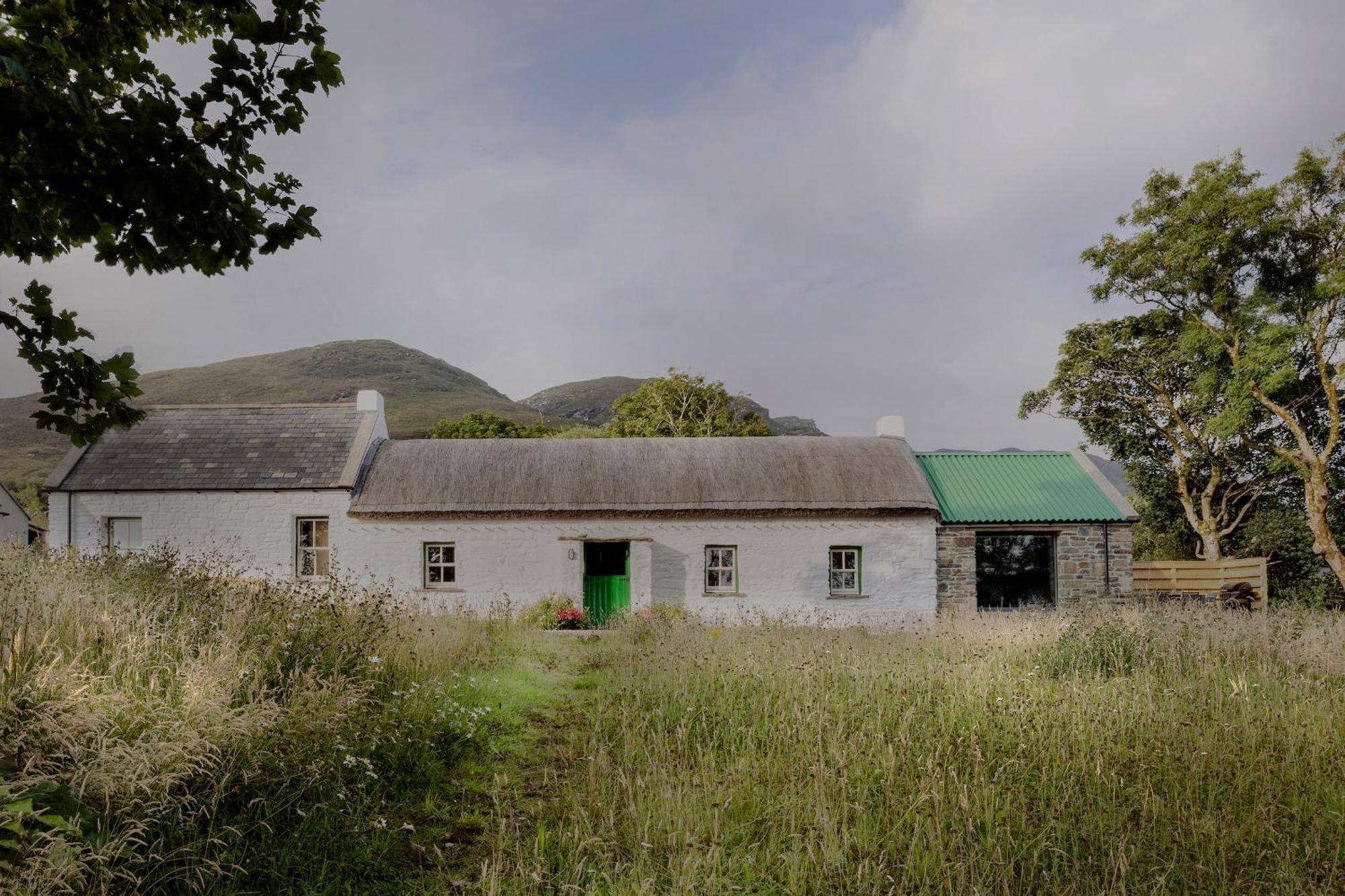 Secluded Thatched Cottage, Near Beaches & Hill Walking Rashenny المظهر الخارجي الصورة